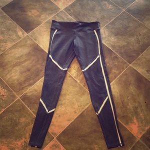 Alo YogaWorkout Legging